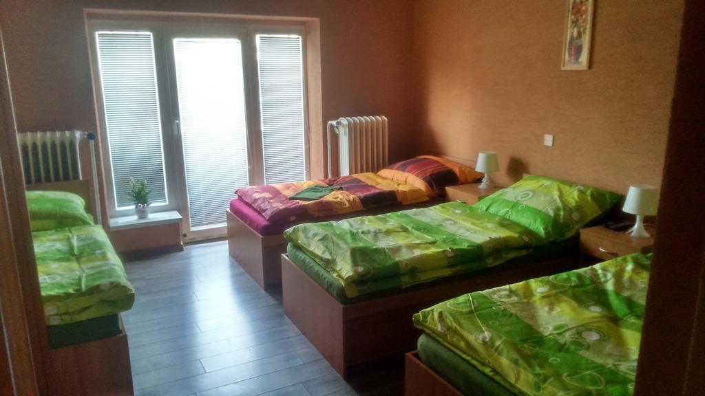 Hostel Mala Praha Zilina Ngoại thất bức ảnh